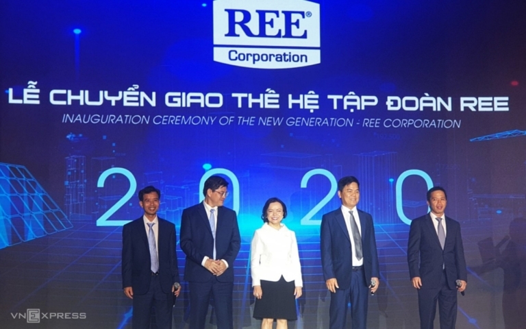 Bà Nguyễn Thị Mai Thanh chuyển giao chức Tổng giám đốc REE